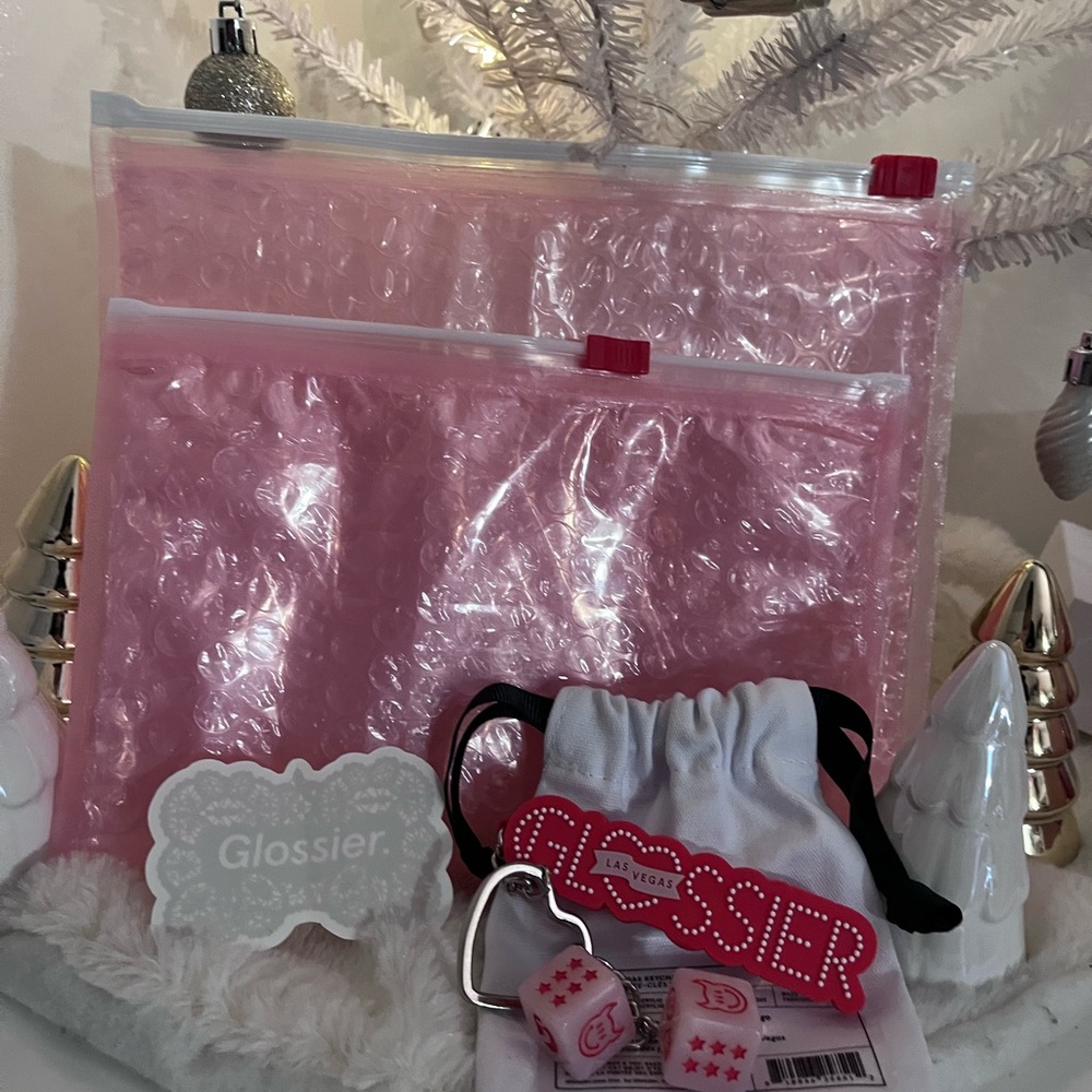 Glossierr Las Vegas Keychain - Picture 3 of 4